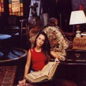 Holly Combs