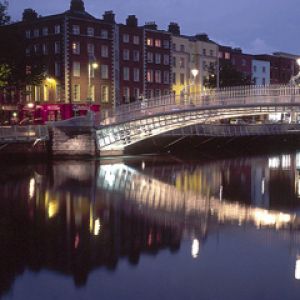 Ha\\\'penny Bridge at night - Dublin - Ireland