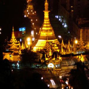 Yangon - Sule pagoda at night