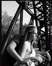Bridge Love - wallpaper preview