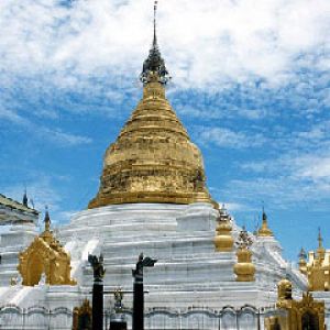 Mandalay - Kuthodaw Pagoda - Central Stupa